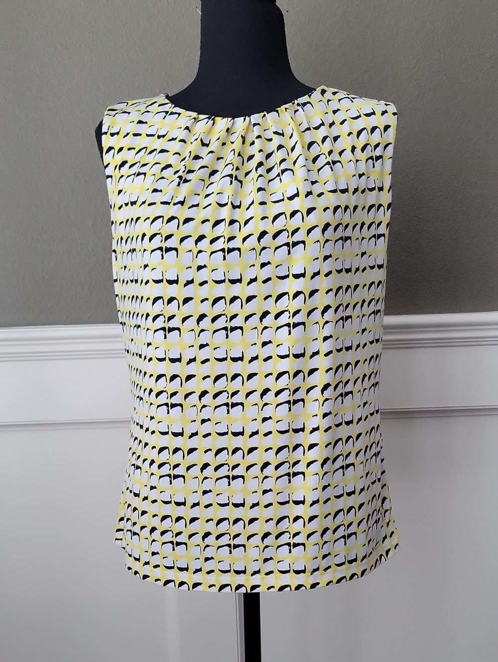 Calvin Klein Yellow, White & Black Geometric Sleeveless Camisole